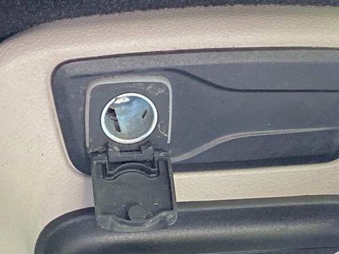 Used 2024 Chrysler Pacifica Touring-L FWD image 29