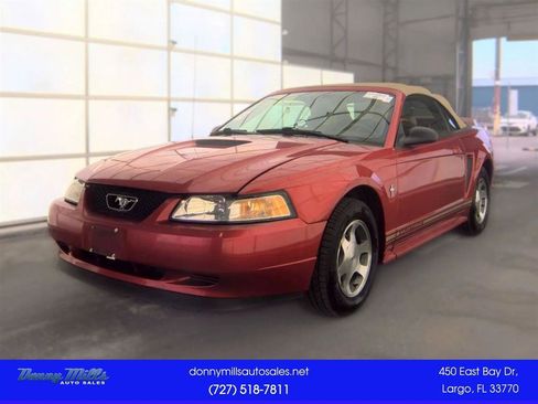 Used 2000 Ford Mustang Convertible RWD image 1