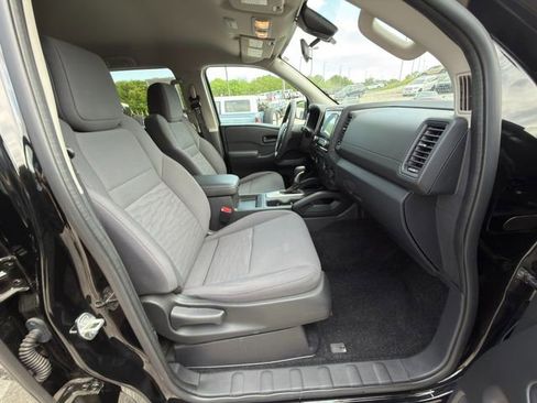 Used 2022 Nissan Frontier S w/ Technology Package AWD/4WD image 9