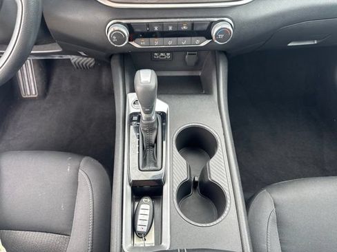 Used 2025 Nissan Altima 2.5 SV FWD image 11