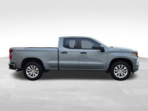 Used 2025 Chevrolet Silverado 1500 Custom image 10