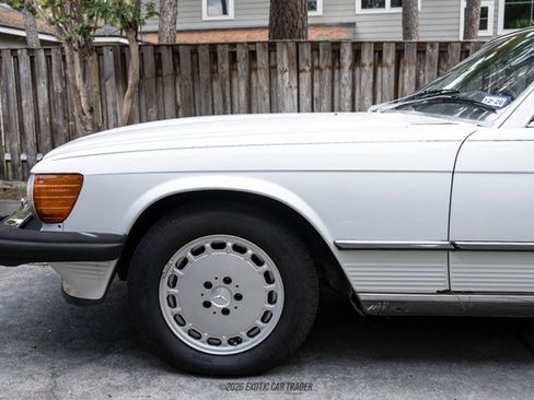Used 1988 Mercedes-Benz 560 SL image 4