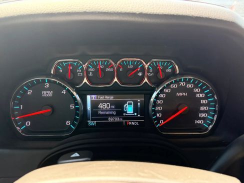 Used 2020 Chevrolet Suburban LT AWD/4WD image 16