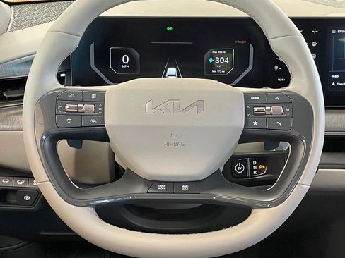 Used 2024 Kia EV9 Wind image 36