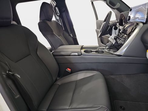 New 2026 Lexus LX 700h Luxury image 10