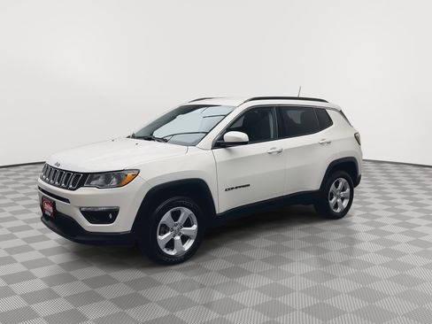Used 2019 Jeep Compass Latitude w/ Cold Weather Group image 31