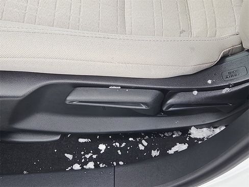 Certified 2026 Honda HR-V LX image 13