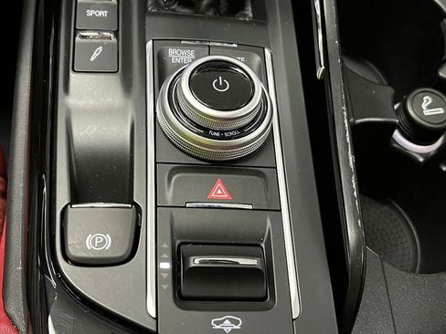 Used 2021 Maserati Levante image 13