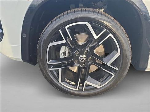 New 2026 Volkswagen Tiguan SEL R-Line image 10