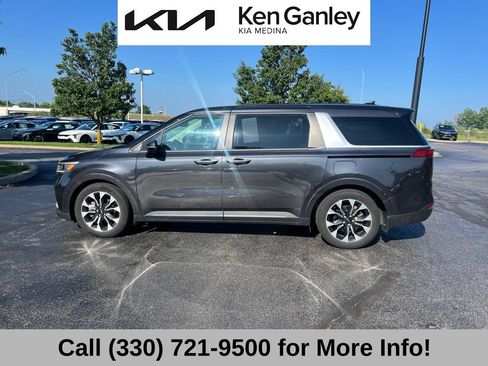 Used 2024 Kia Carnival EX FWD image 9