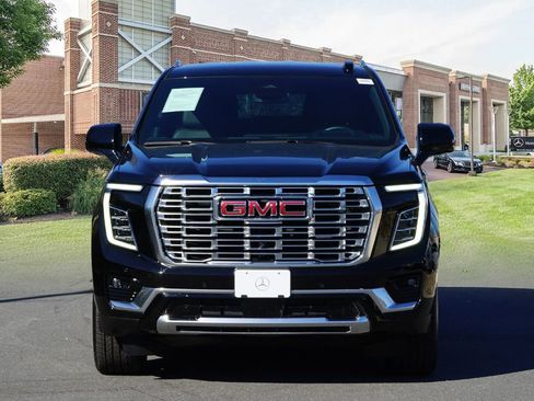 Used 2025 GMC Yukon Denali image 2