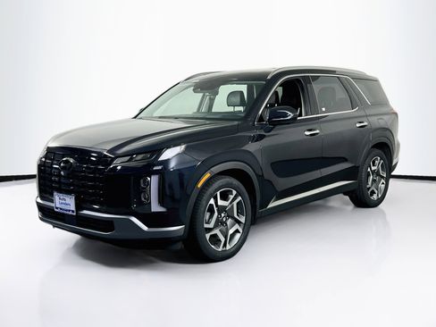 Used 2023 Hyundai Palisade Limited w/ Winter Package image 1
