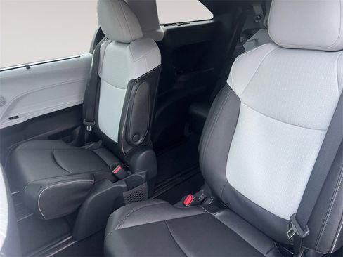 New 2026 Toyota Sienna XSE image 13