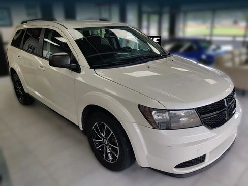 Used 2018 Dodge Journey SE w/ Blacktop Package FWD image 11
