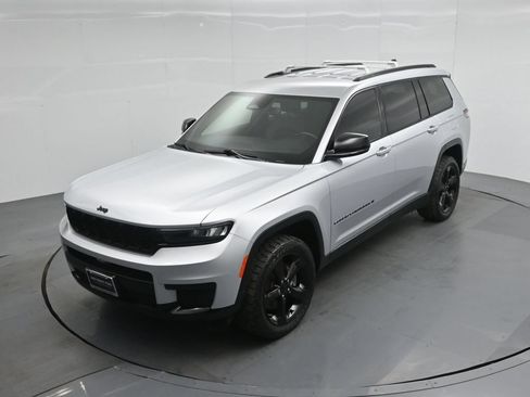 Used 2021 Jeep Grand Cherokee L Laredo AWD/4WD image 34