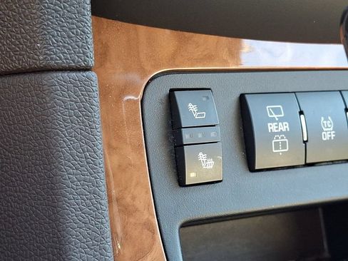 Used 2012 Buick Enclave Leather FWD image 22