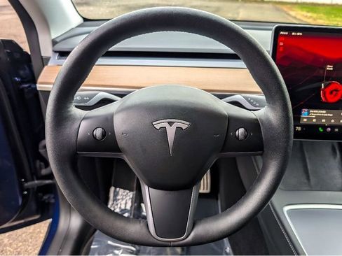 Used 2023 Tesla Model Y Performance AWD/4WD image 19