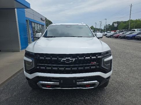Used 2025 Chevrolet Suburban Z71 AWD/4WD image 8