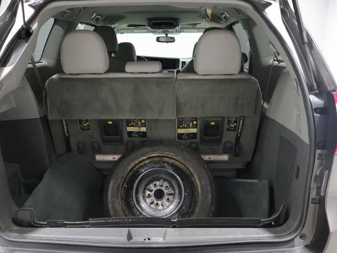 Used 2015 Toyota Sienna XLE AWD/4WD image 4