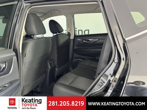 Used 2020 Nissan Rogue SV FWD image 15