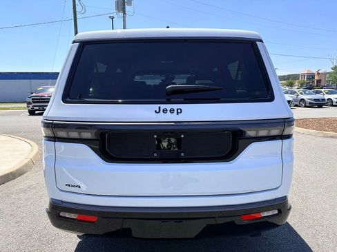 New 2026 Jeep Grand Wagoneer L Limited AWD/4WD image 4