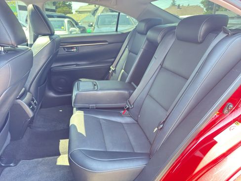 Used 2016 Lexus ES 350 w/ Premium Package w/Wood Trim FWD image 16