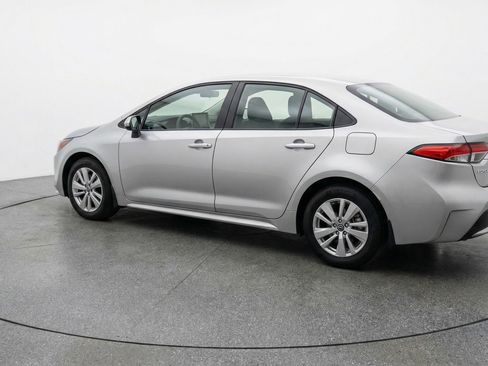 Used 2025 Toyota Corolla LE image 6