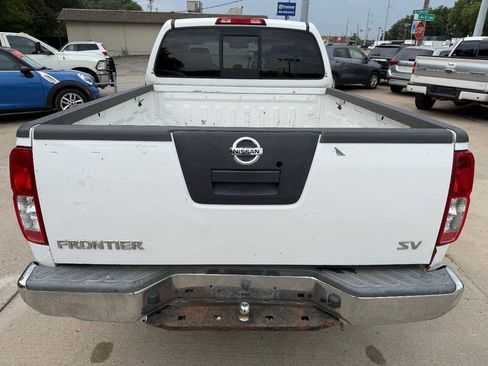 Used 2012 Nissan Frontier SV RWD image 6