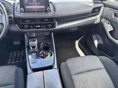 Used 2025 Nissan Rogue SV FWD image 17