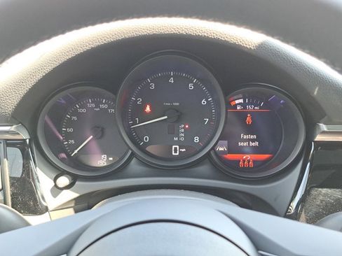 Used 2025 Porsche Macan image 31