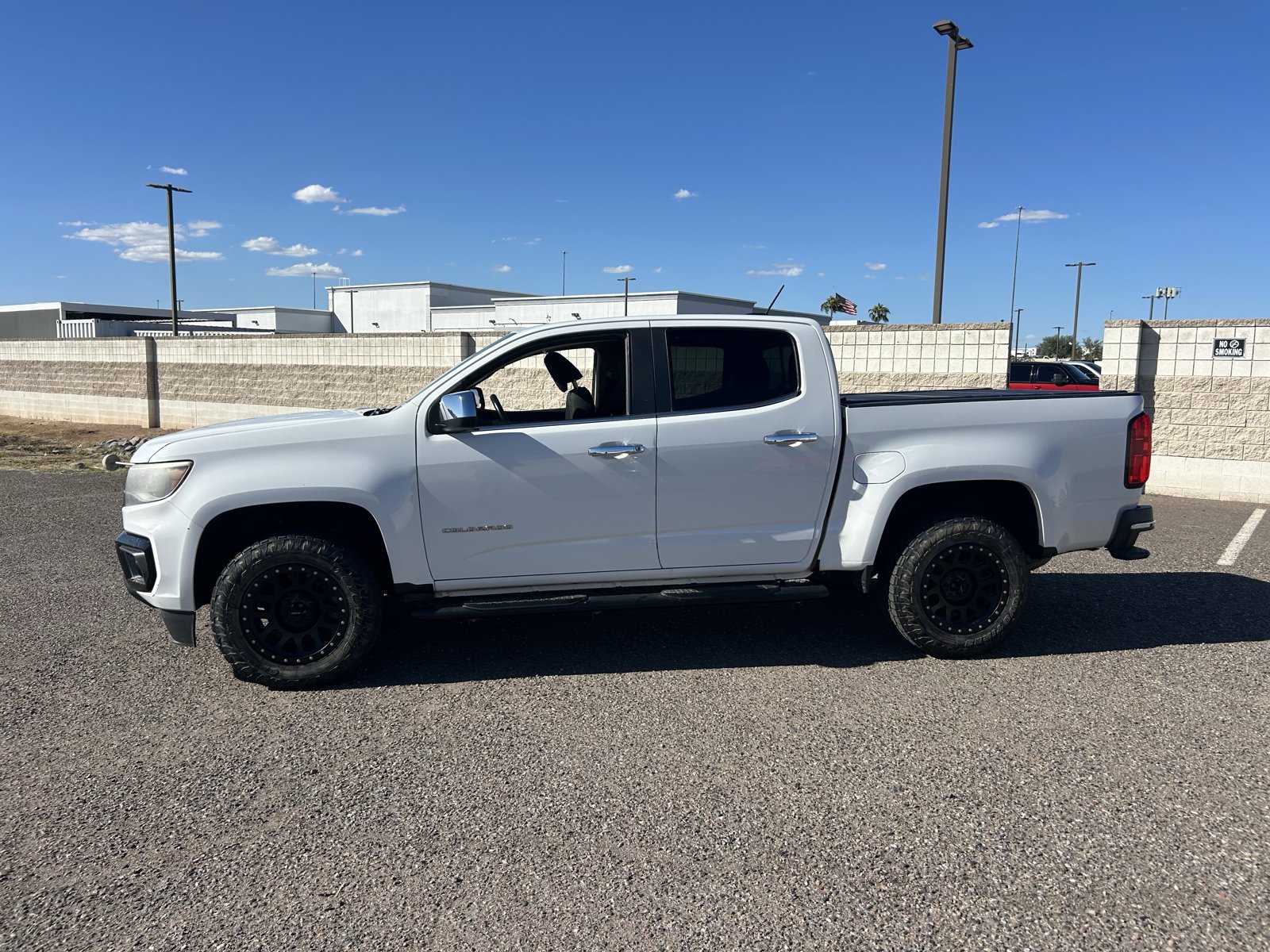 Used 2021 Chevrolet Colorado LT w/ Safety Package RWD image 2