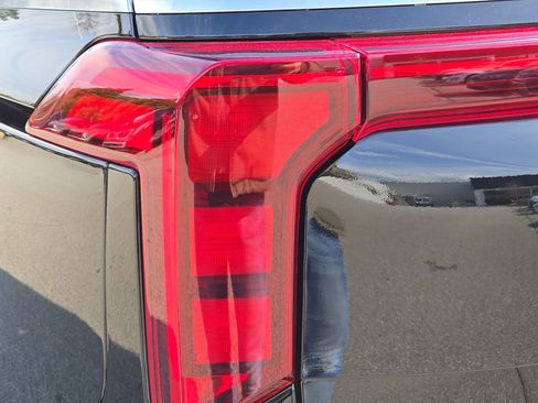 New 2026 Kia Carnival SX image 12