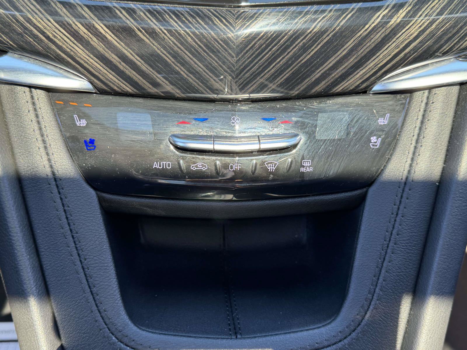 Certified 2024 Cadillac XT6 Premium Luxury w/ Technology Package AWD/4WD image 23