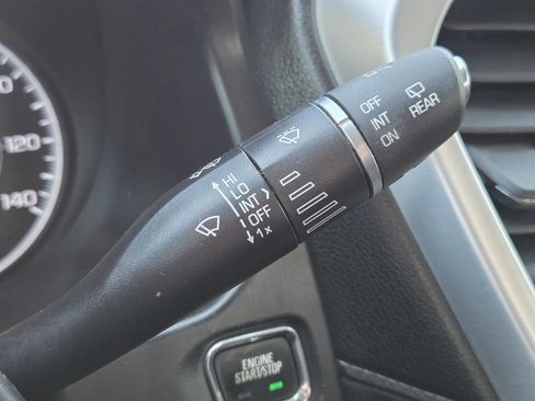 Used 2017 GMC Acadia SLE image 33