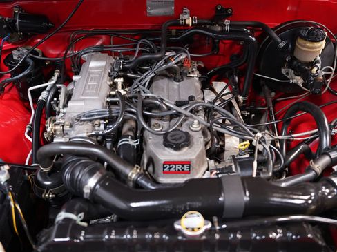 Used 1988 Toyota Pickup 4x4 Regular Cab image 3