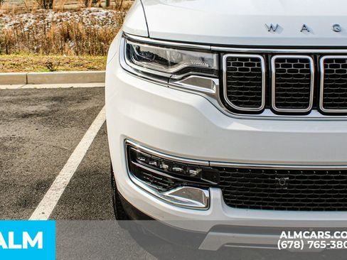 Used 2024 Jeep Wagoneer Series II w/ Flexible Seating Group image 11