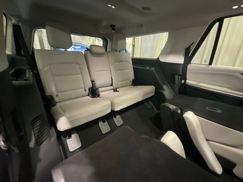 Used 2025 Lincoln Navigator L Reserve AWD/4WD image 16