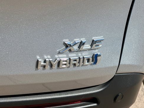 Certified 2022 Toyota Sienna XLE image 36