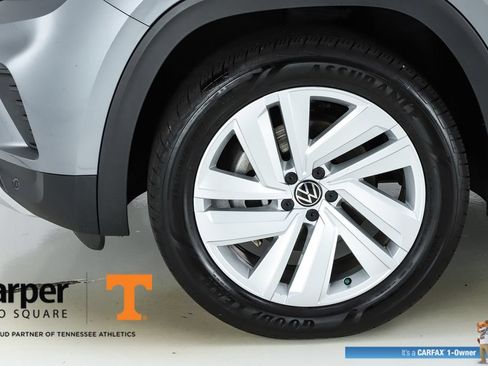 Used 2023 Volkswagen Atlas Cross Sport SE w/ Panoramic Sunroof Package FWD image 5
