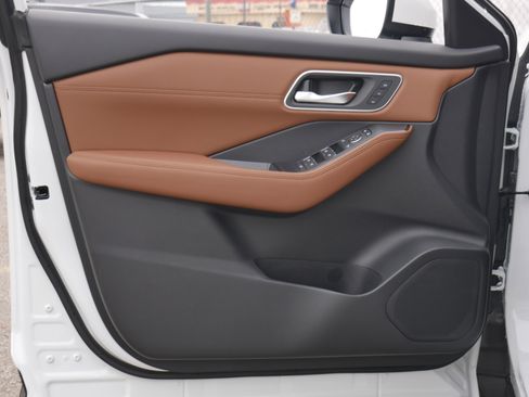 New 2026 Nissan Rogue Platinum w/ Platinum Premium Package image 34