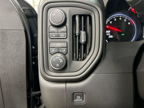 Used 2022 Chevrolet Silverado 1500 Custom AWD/4WD image 18