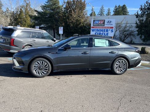 New 2026 Hyundai Sonata Limited image 2