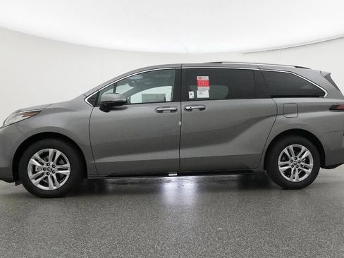 New 2026 Toyota Sienna Limited image 19