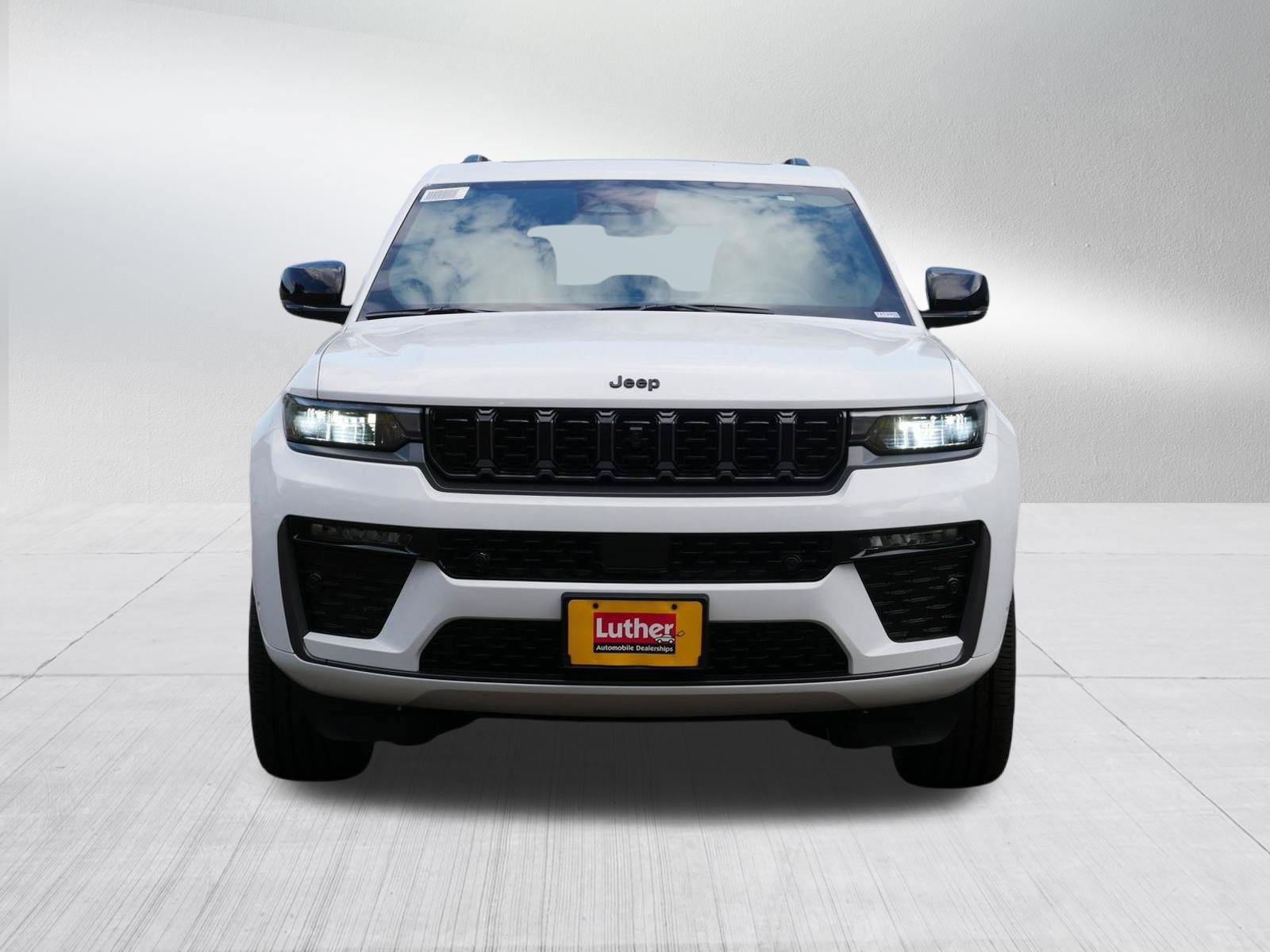 New 2027 Jeep Grand Cherokee Limited AWD/4WD image 2