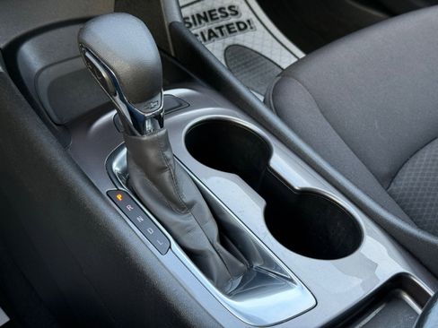 Used 2022 Chevrolet Malibu LS image 26