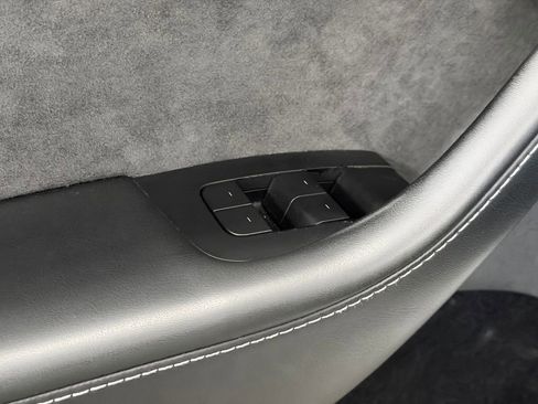 Used 2023 Tesla Model Y Long Range image 19