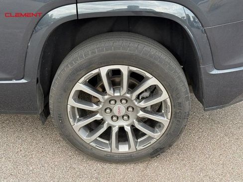 Used 2023 GMC Acadia Denali w/ Denali Technology Package AWD/4WD image 4