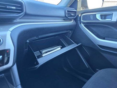 Used 2022 Ford Explorer XLT w/ Equipment Group 202A image 31