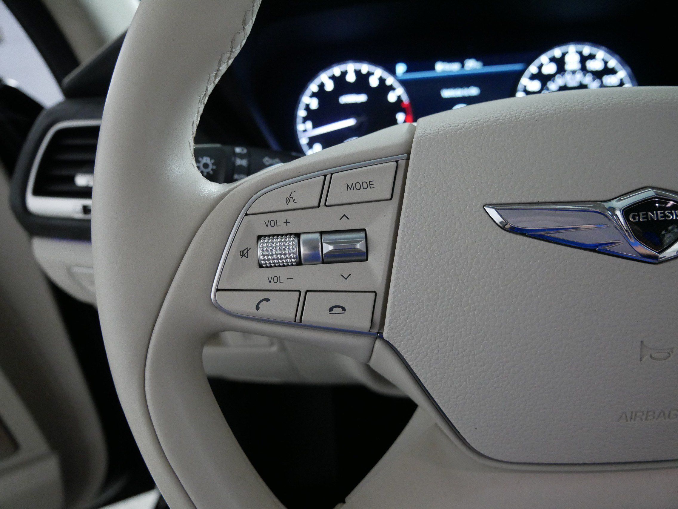 Used 2022 Genesis G90 3.3T Premium AWD/4WD image 27