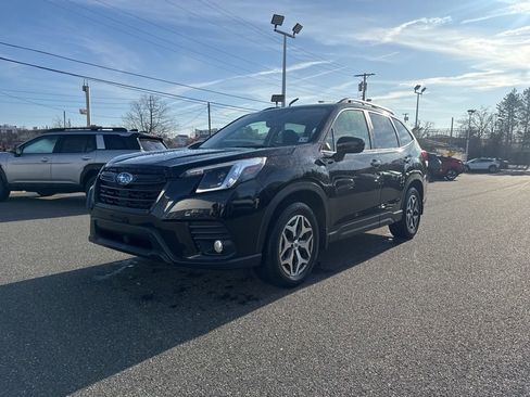 Used 2023 Subaru Forester Premium image 6